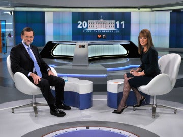 Mariano Rajoy se prepara para afrontar las preguntas.
