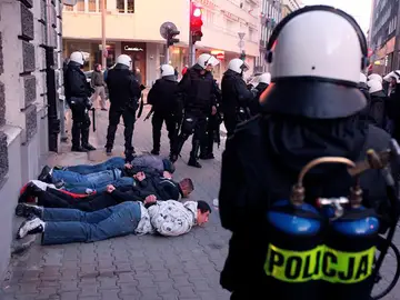 Enfrentamientos con la policía en Polonia Enfrentamientos con la policía en Polonia