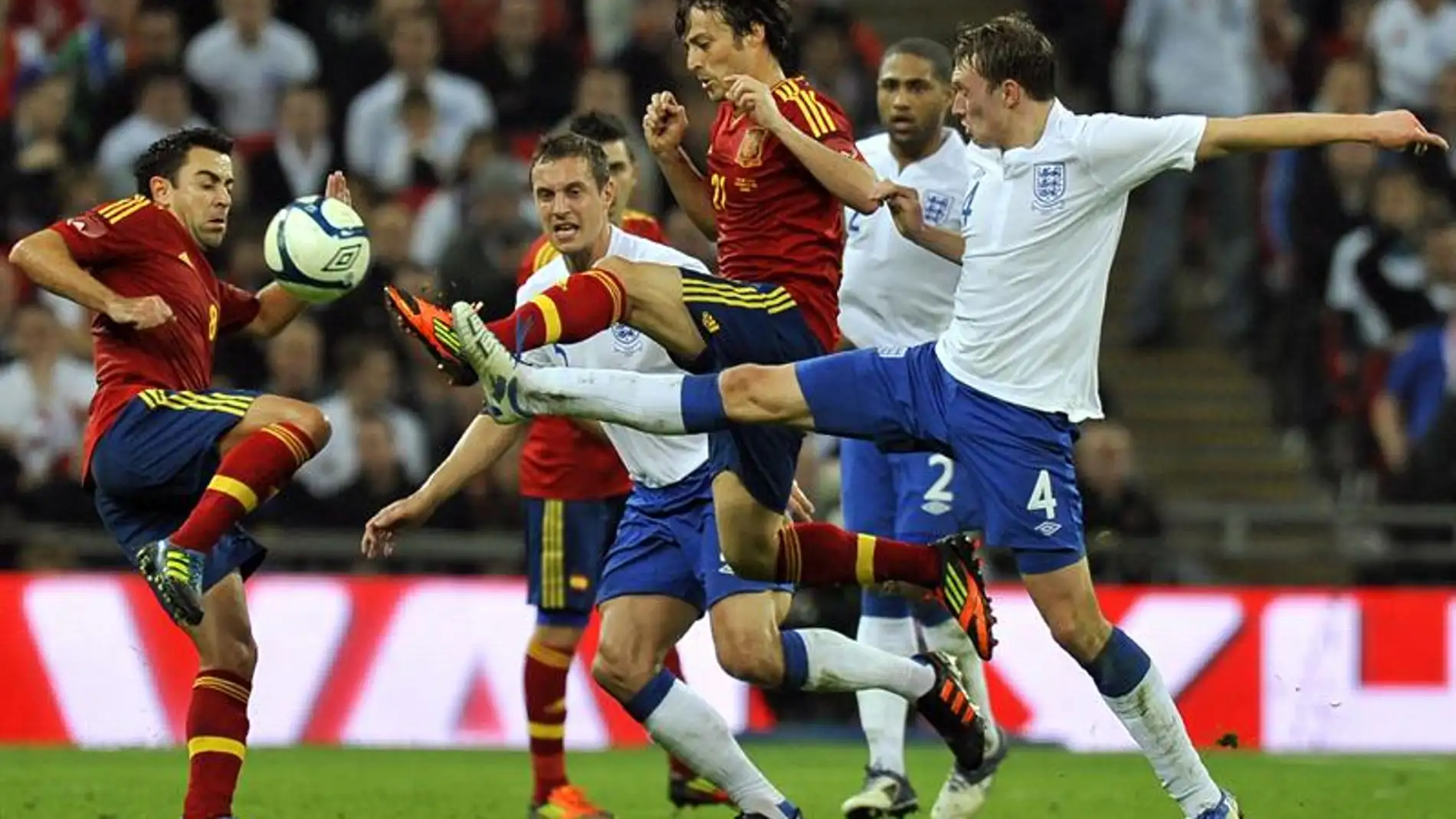 España se la pega en Wembley