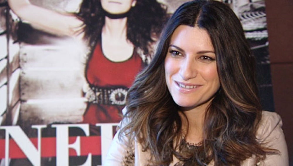 Laura Pausini en un momento de su entrevista con antena3.