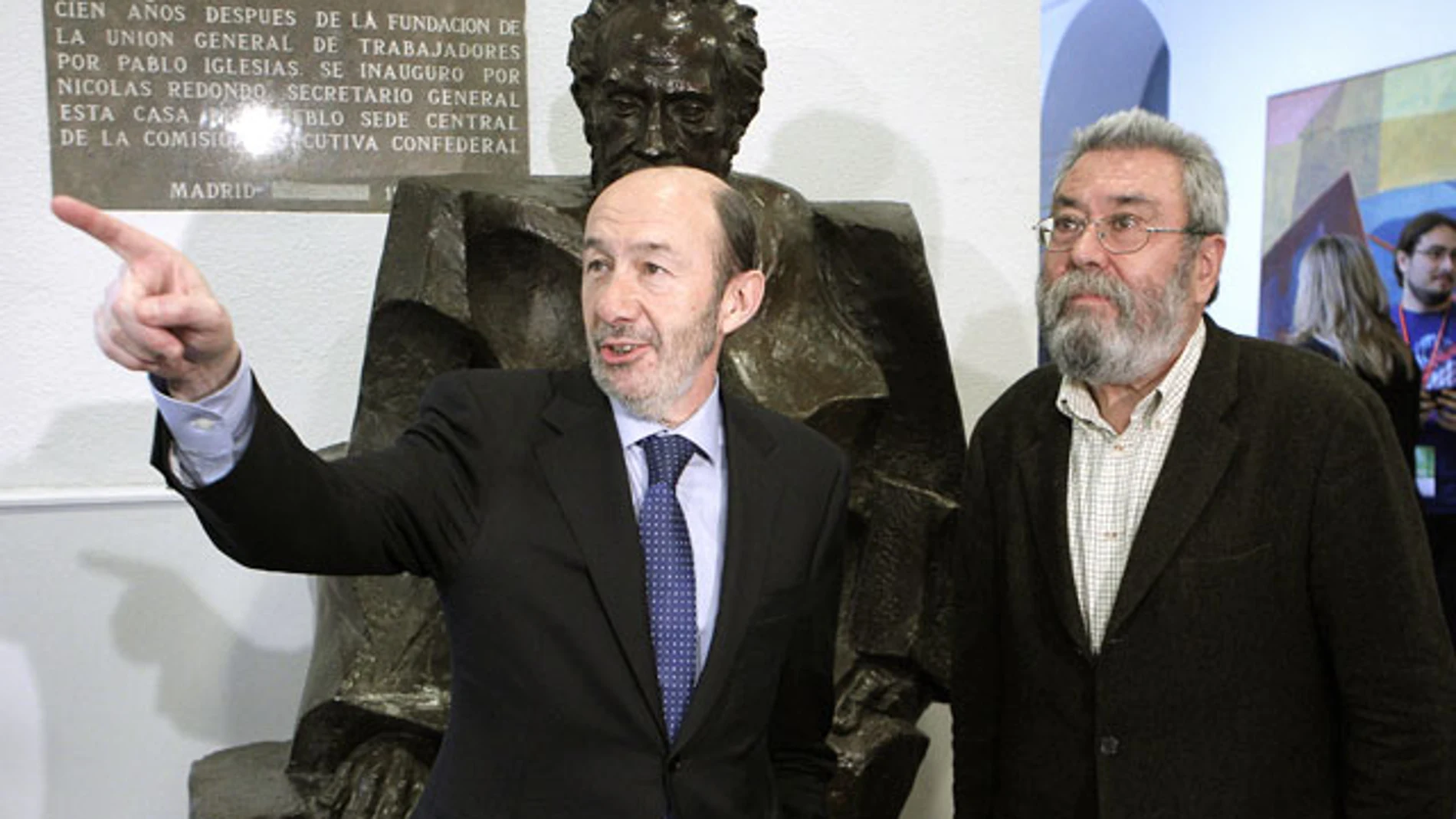 Rubalcaba y Cándido Méndez tras la reunión