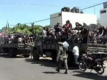 140 inmigrantes en un camión camino de EEUU 140 inmigrantes en un camión camino de EEUU
