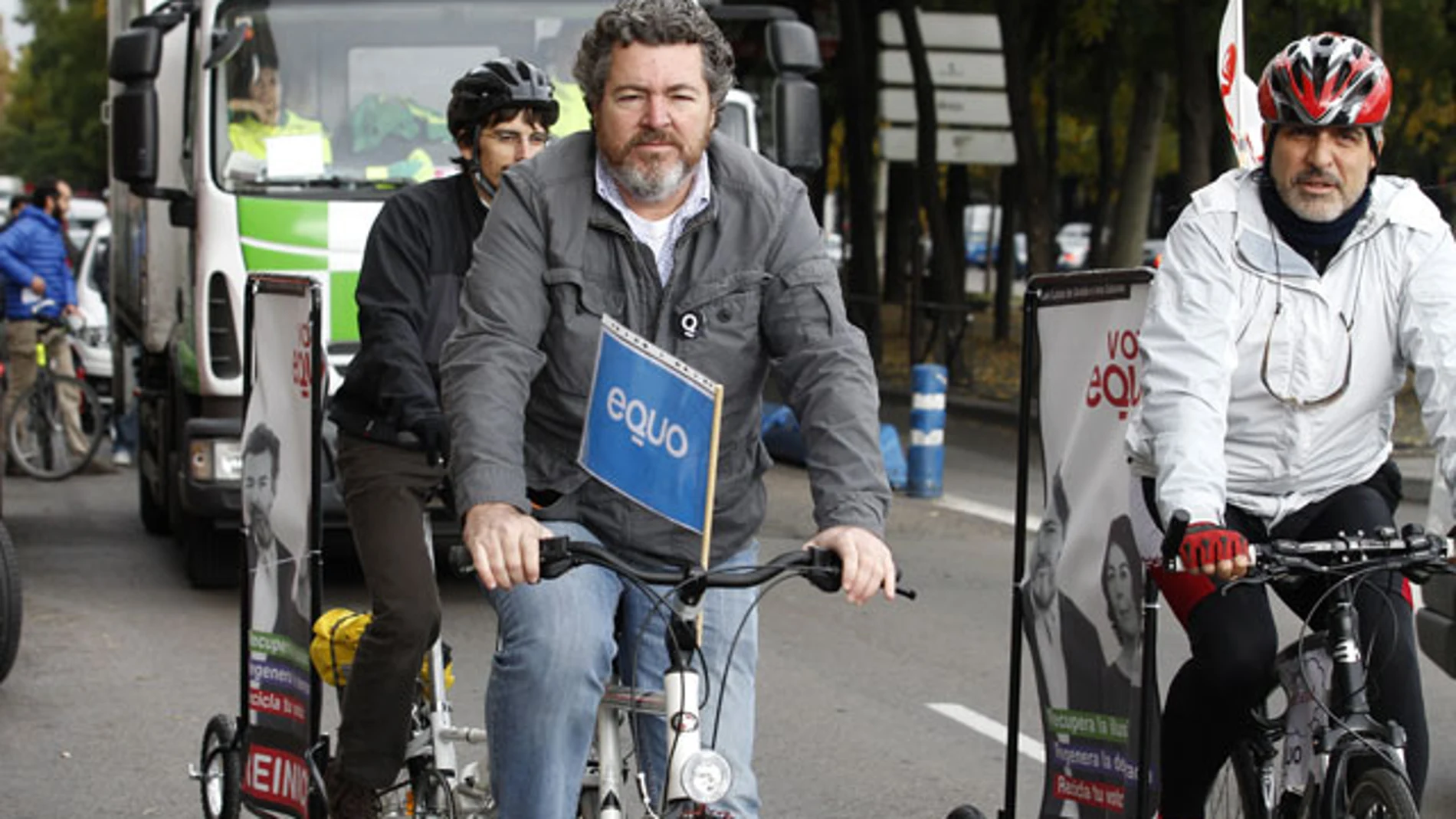 López de Uralde, en bicicleta