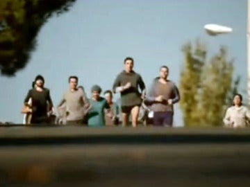 El sprint final de un atleta, nuevo vídeo del PSOE