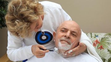 Lula se afeita el bigote y la barba para anticiparse a la quimioterapia
