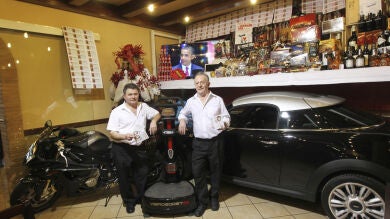 Un bar de Teruel sortea una cesta de Navidad valorada en 200.000 euros
