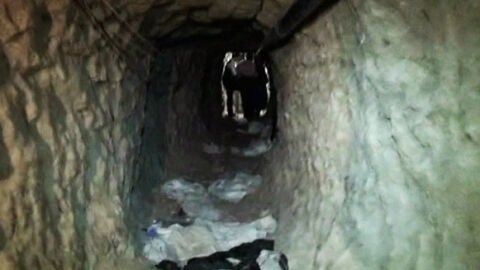 Un narcot&uacute;nel para pasar droga (Archivo)