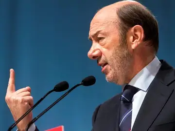 El candidato socialista, Alfredo Pérez Rubalcaba, en un mitin El candidato socialista, Alfredo Pérez Rubalcaba, en un mitin