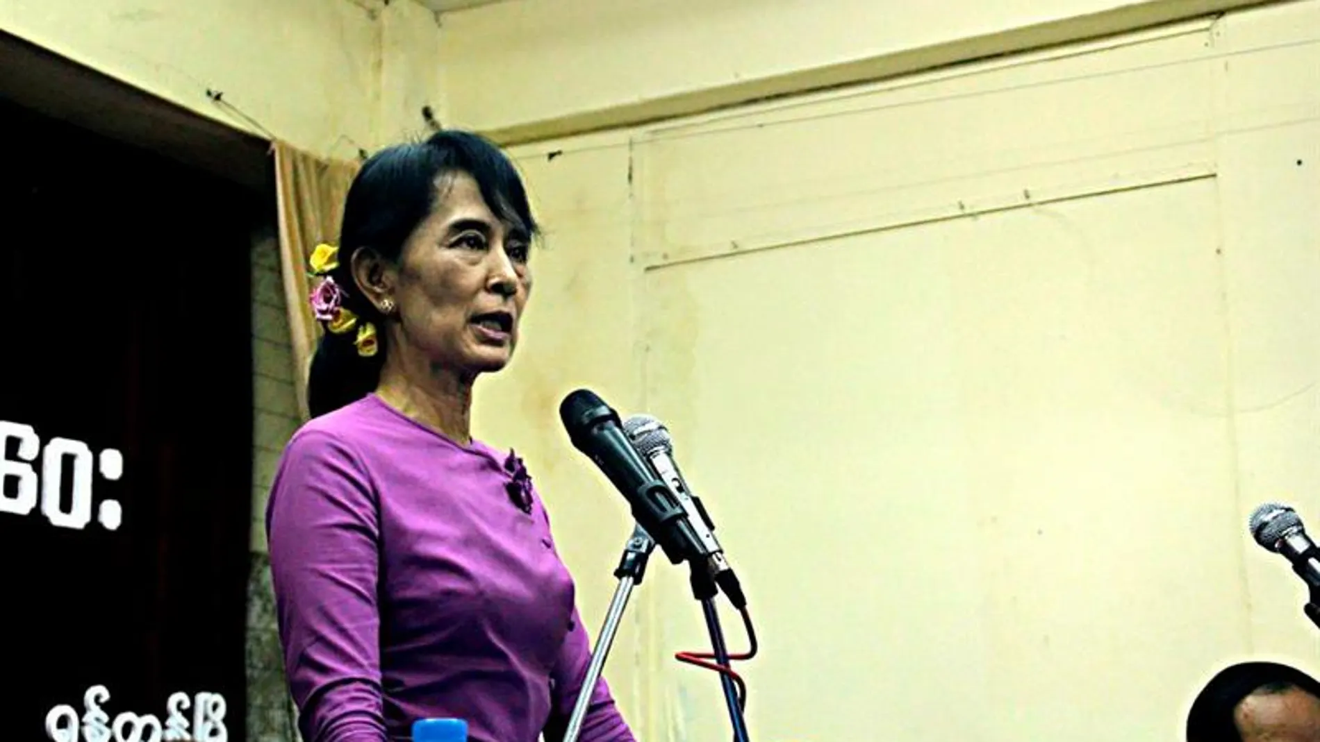 La Nobel de la Paz Aung San Suu Kyi La Nobel de la Paz Aung San Suu Kyi