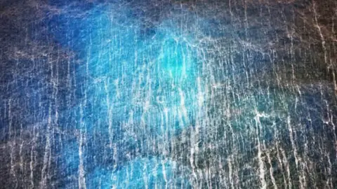 Así se ve la mancha del volcán marino Así se ve la mancha del volcán marino
