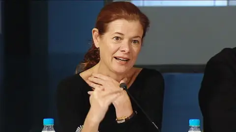 Elena Ochoa en la presentación del libro sobre la vida de su marido. Elena Ochoa en la presentación del libro sobre la vida de su marido.