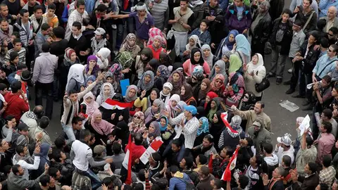 Una multitud se reúne en la plaza de El Cairo, en la víspera de las elecciones Una multitud se reúne en la plaza de El Cairo, en la víspera de las elecciones