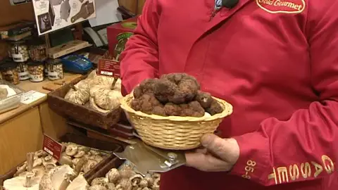 Las setas inundan las cocinas de los restaurantes en otoño Las setas inundan las cocinas de los restaurantes en otoño