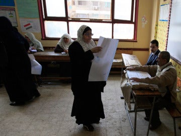 Mujeres ejerciendo el derecho a voto en Egipto