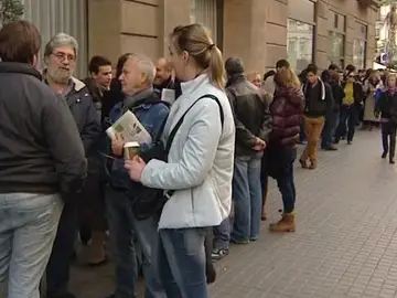 Gente esperando por una entrada de Bruce Springsteen Gente esperando por una entrada de Bruce Springsteen