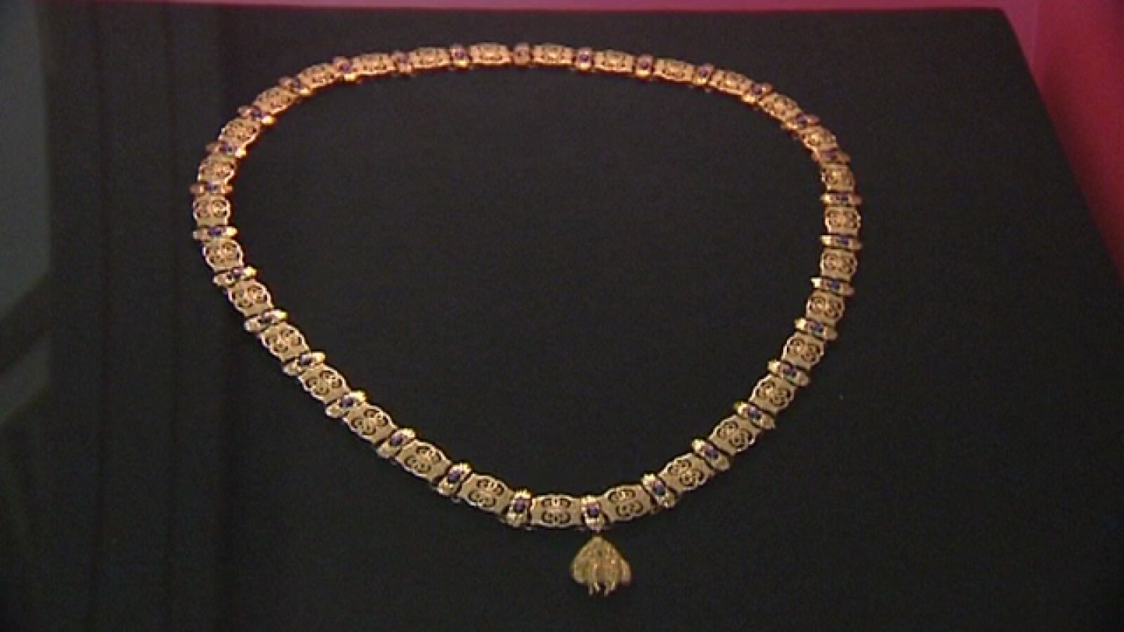 El Rey inaugura una muestra sobre el Toisón de Oro 