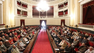 Dos senadores agotaron de enero a mayo 912 euros que la Cámara Alta puso su disposición 