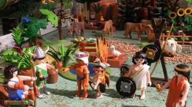 Recrean con muñecos de playmobil la guerra de Troya