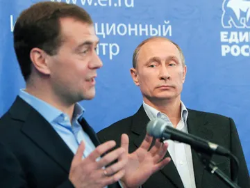 Dmitry Medvedev junto a Vladimir Putin Dmitry Medvedev junto a Vladimir Putin
