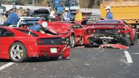 Accidente multiple de coches de lujo