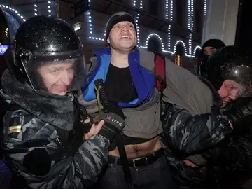 Detenido por protestar contra Putin Detenido por protestar contra Putin