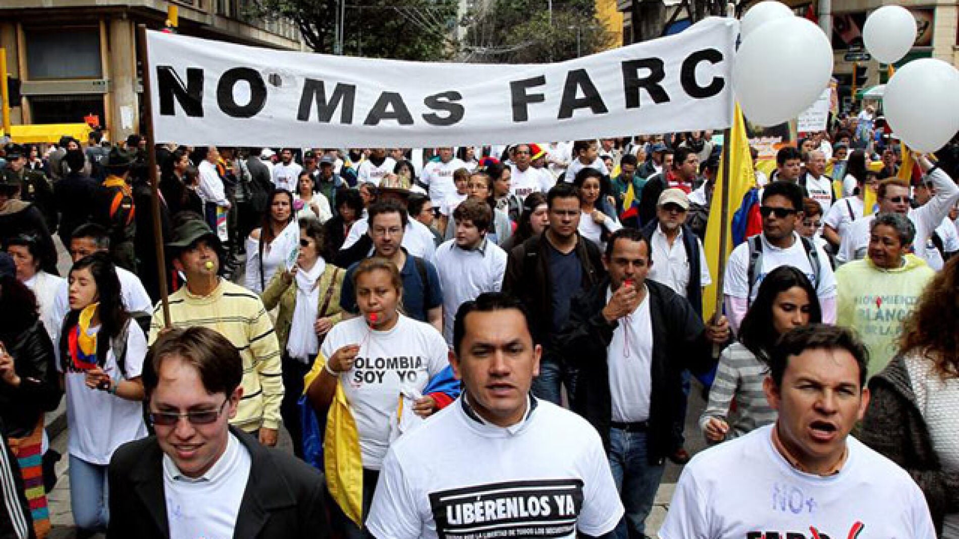 Los colombianos toman la calle para dar un ultim&aacute;tum al secuestro y la violencia 
