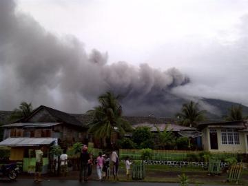 Volcán Gamalama en Indonesia