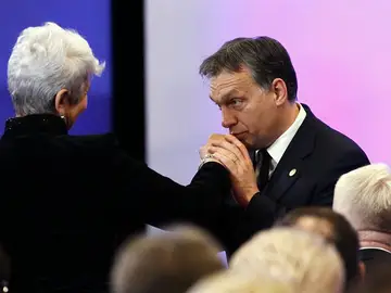 El jefe del Gobierno de Hungría, Viktor Orban con la dirigente croata El jefe del Gobierno de Hungría, Viktor Orban con la dirigente croata