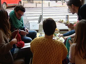 Los jóvenes también tejen Los jóvenes también tejen