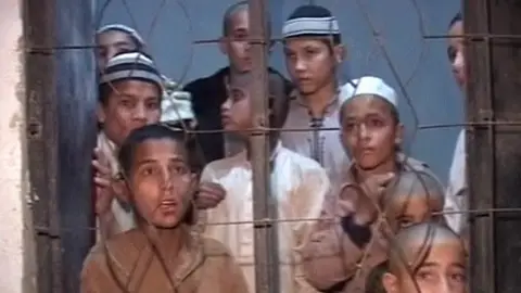 Menores retenidos en una escuela coránica de Pakistán Menores retenidos en una escuela coránica de Pakistán