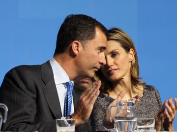 Don Felipe y doña Letizia en un acto de la Fundación Príncipe de Girona
