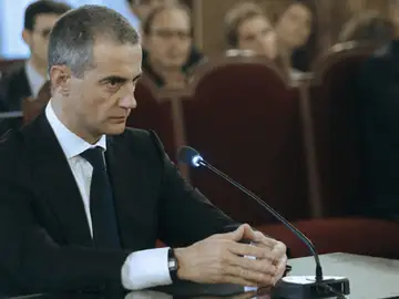 Ricardo Costa, en el banquillo Ricardo Costa, en el banquillo