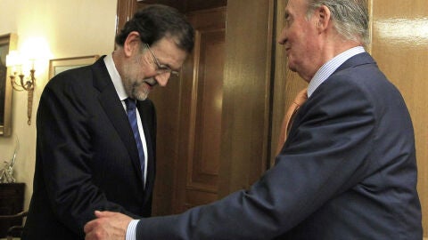 Mariano Rajoy saluda a Don Juan Carlos