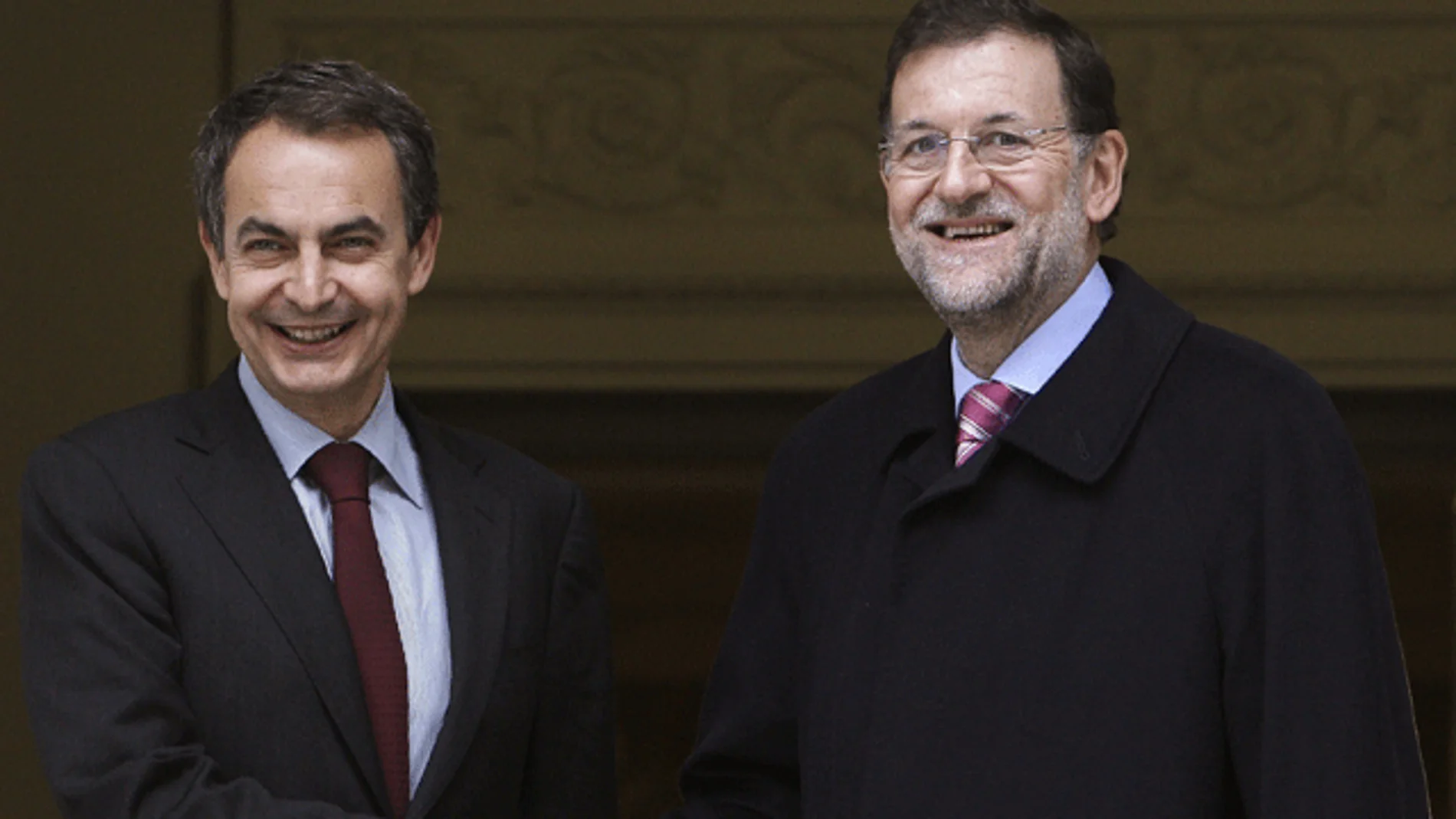 Mariano Rajoy y Zapatero, en Moncloa