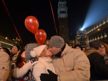 Besos en Año Nuevo Besos en Año Nuevo
