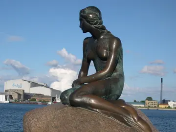 La sirenita, símbolo de Dinamarca La sirenita, símbolo de Dinamarca