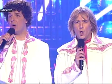 Carlos Latre y Ángel Llácer imitan a Los Pecos Carlos Latre y Ángel Llácer imitan a Los Pecos