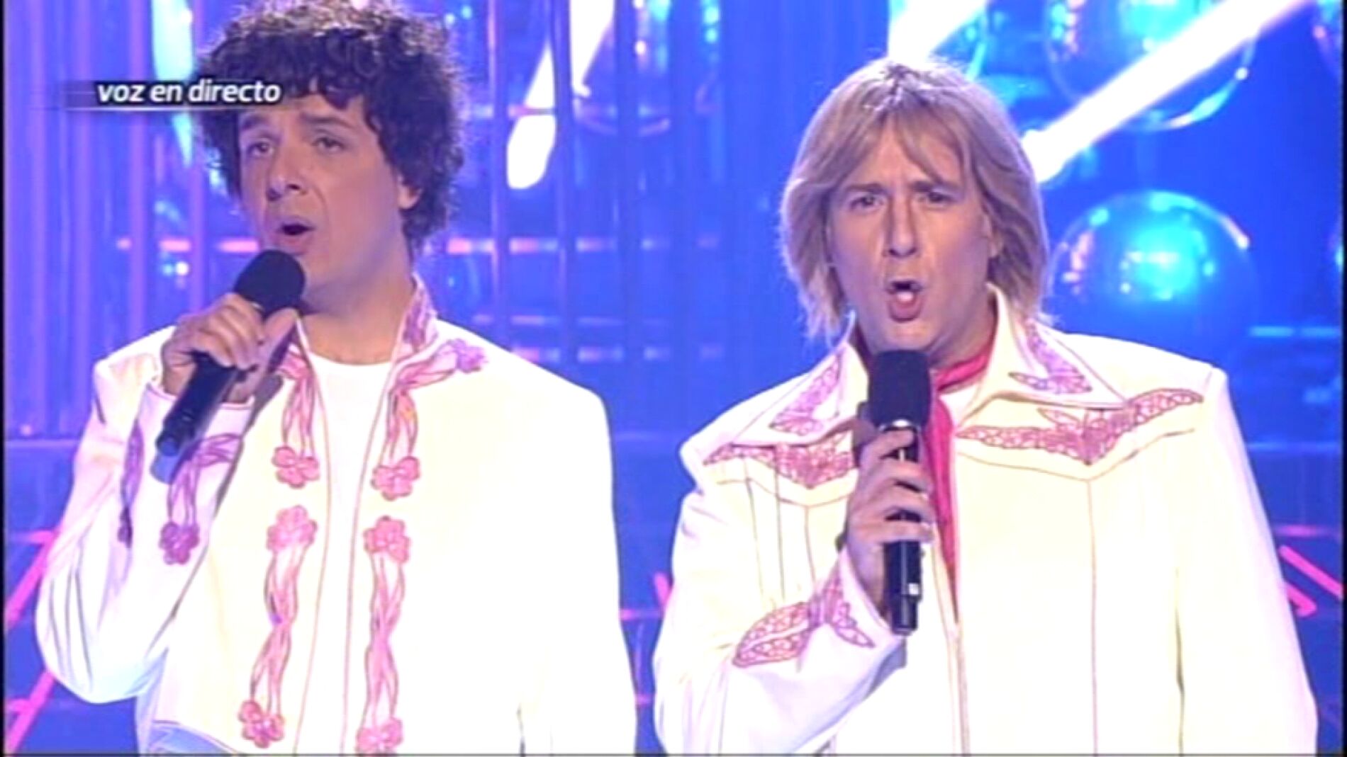Carlos Latre y &Aacute;ngel Ll&aacute;cer imitan a Los Pecos