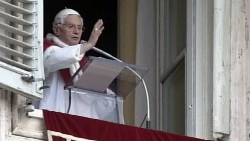El Papa oficia la misa de la epifanía