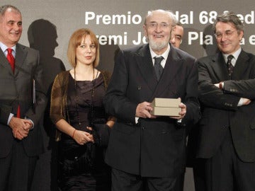 Álvaro Pombo gana el LXVIII Premio Nadal