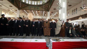 Imagen del funeral de las víctimas de un atentado en Damasco