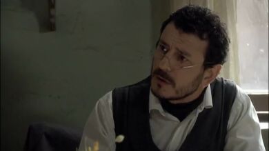 Inés cuenta a Marcial la verdadera identidad del padre de su bebé