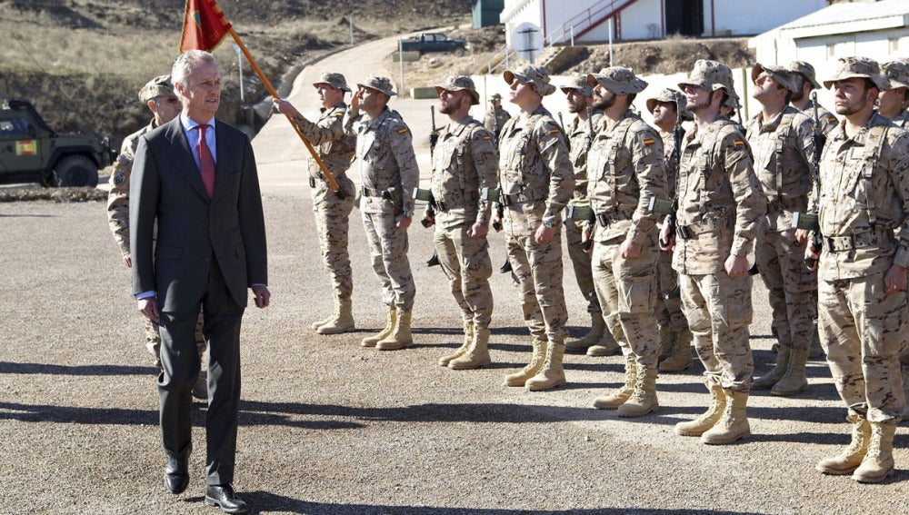El ministro de Defensa, Pedro Morenés, durante la visita a las tropas en Afganistán