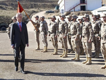El ministro de Defensa, Pedro Morenés, durante la visita a las tropas en Afganistán
