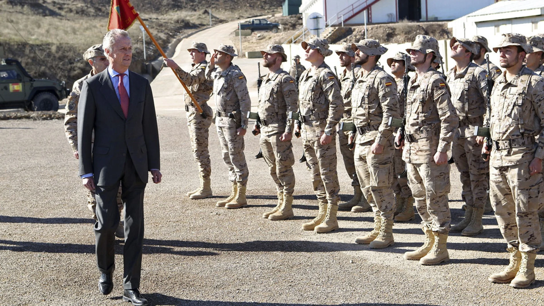 El ministro de Defensa, Pedro Morenés, durante la visita a las tropas en Afganistán El ministro de Defensa, Pedro Morenés, durante la visita a las tropas en Afganistán