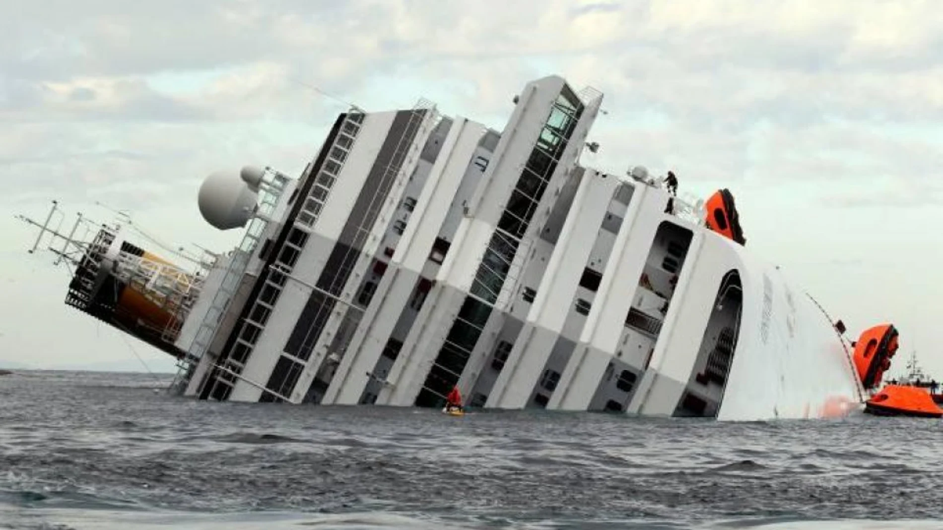En los últimos cinco años 16 personas han muerto en viajes de crucero En los últimos cinco años 16 personas han muerto en viajes de crucero
