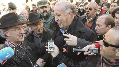 Vicente Del Bosque, en la rifa del marrano de Alberca Vicente Del Bosque, en la rifa del marrano de Alberca