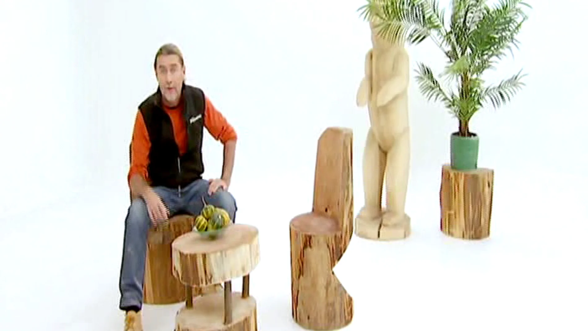 Una silla rústica de ciprés