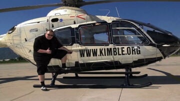  Kim Dotcom presume de helicóptero