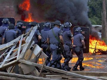 Batalla campal en Brasil